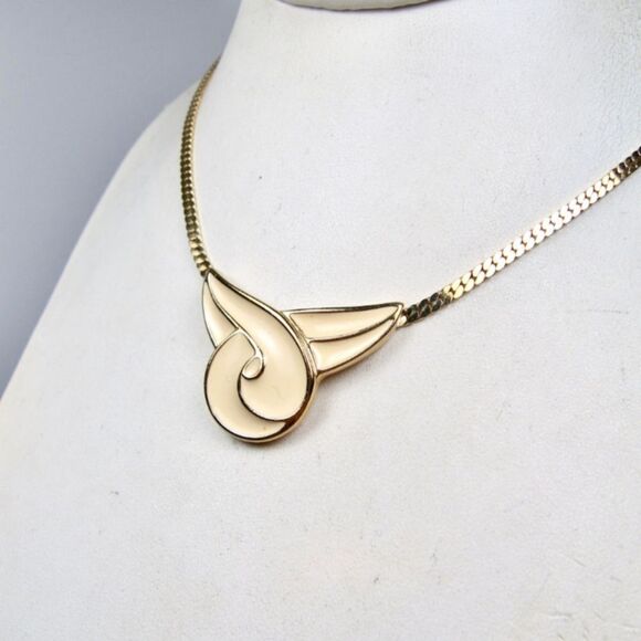 RARE VINTAGE SIGNED TRIFARI ENAMELED 16" NECKLACE NWT NOS EXCELLENT CONDITION - Picture 9 of 9